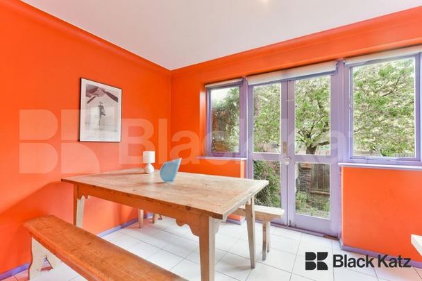 Triplex house + office,garden, two balconies & stunning views of Greenland Dock - Photo 1