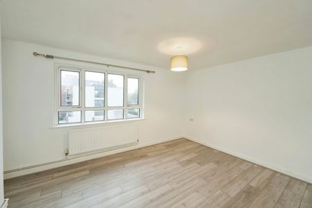 2 Bed Flat, Elton House, BS2 - Photo 4