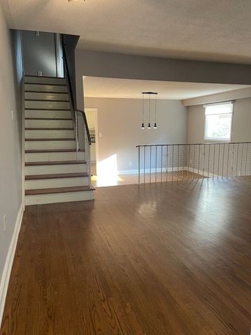 For Lease - 2086 Thornlea Drive, Oakville, Ontario - Photo 2