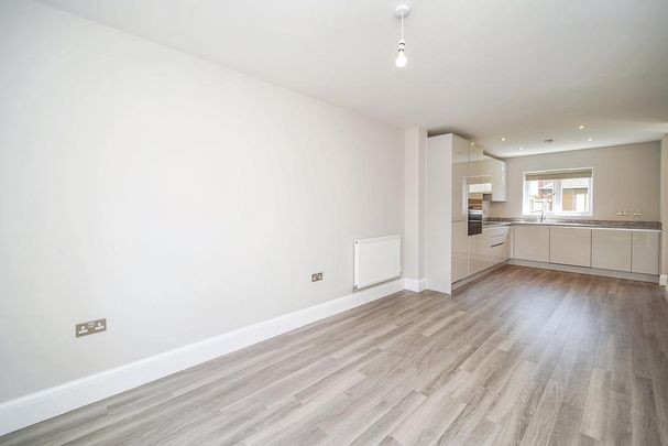 3 bedroom end of terrace house to rent - Photo 1
