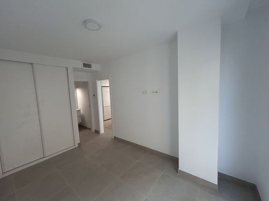 Middle Floor Apartment in Estepona - Photo 1