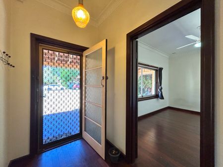 Classic Wembley charm with lifestyle at your doorstep! - Photo 3