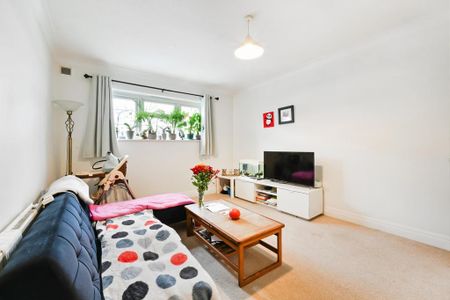 3 bedroom apartment to rent - Photo 2