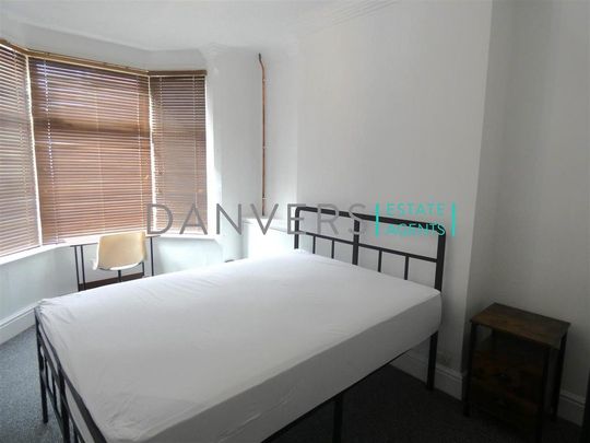 4 bedroom terraced house to rent - Photo 1