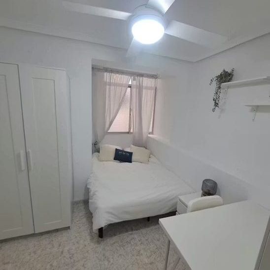 Avenida Blasco Ibáñez, Paterna, Valencian Community 46980 - Photo 1