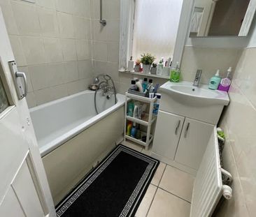 Room in a Shared House, Wanlip Road, E13 - Photo 6