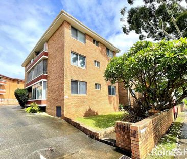 SPACIOUS TWO BEDROOM APARTMENT - Photo 3