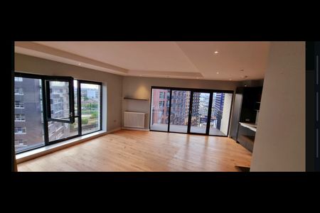 2 Bed Flat, London City Island, E14 - Photo 2