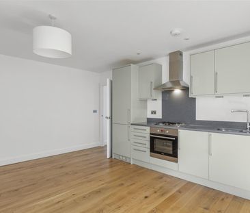 13 Priory Road, High Wycombe - Photo 3