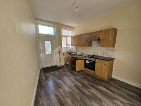 2 bedroom terraced house to rent - Photo 4