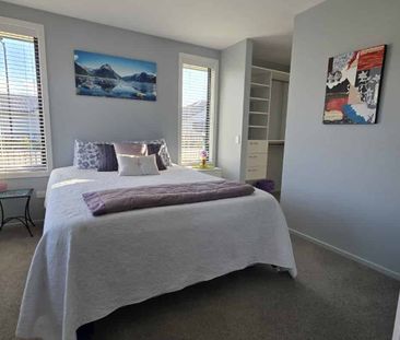 2 Bedroom Beauty in Berryfields - Photo 2