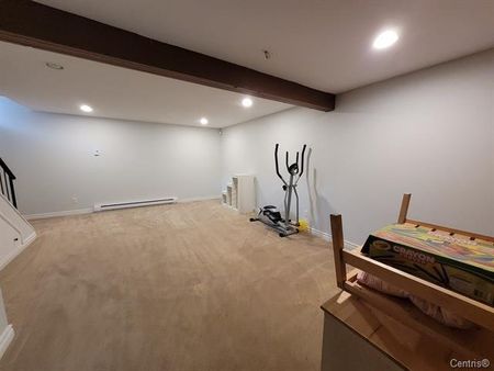 8 Av. d'Old Post Crescent Pointe-Claire, QC H9R - Photo 2