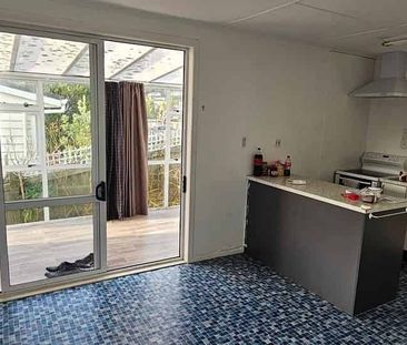 Stand-alone family home in Waitangirua - Photo 3