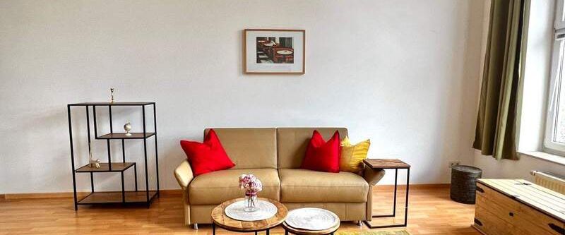 Sanierte Single-Wohnung *MÖBLIERT* - Photo 1