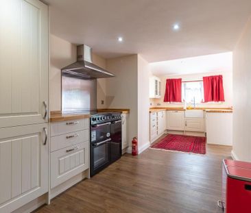 3 bedroom semi-detached house to rent - Photo 5