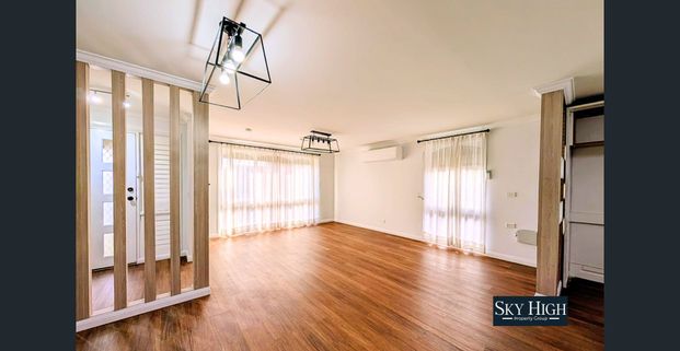 Recently Renovated Single-Level Family Home in Kings Langley - Photo 1