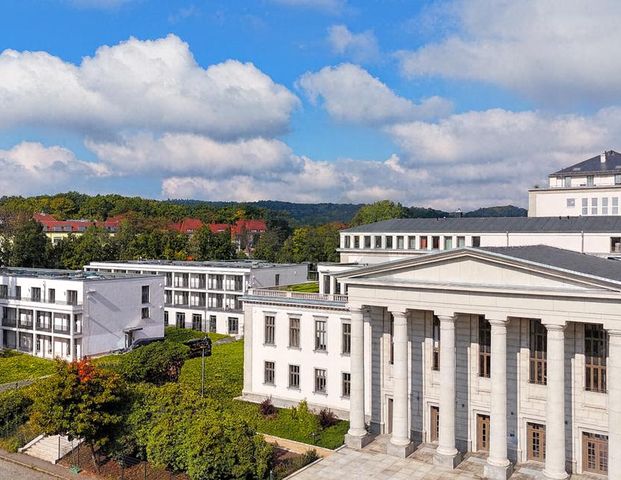 + Sonnenstunden genießen + 2-Zimmer-Wohnung mit Südterrasse und Einbauküche - Foto 1