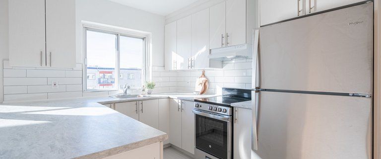 Villa Topaze | 390 Boulevard Cote Vertu Ouest, Montreal - Photo 1