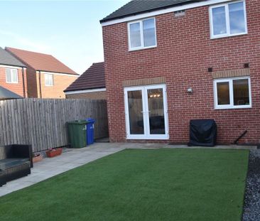 3 bedroom semi-detached house to rent - Photo 4