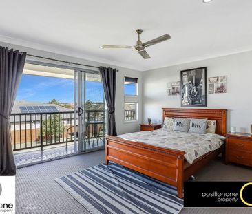 CONTEMPORARY FAMILY HOME IN CONVIENIENT LOCATION! - Photo 6