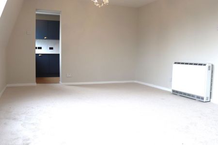 To Let 2 Bed Flat - Photo 5