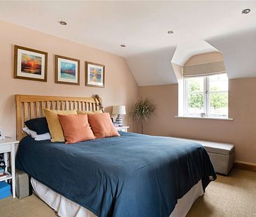 Excellent three bedroom family home located in Stow on the Wold. - Photo 3