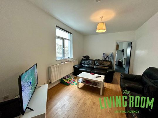 6 bedroom house to rent - Photo 1