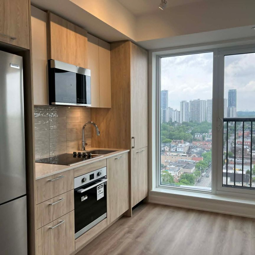 For Lease - 10 Oak Street Unit# 1810, Toronto, Ontario - Photo 1