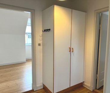 Skøn 2-værelses lejlighed med altan, i hjertet af Odense - Foto 1