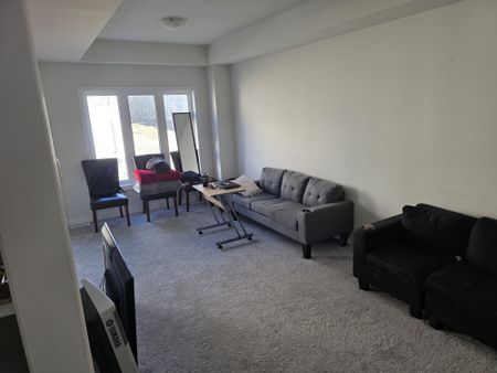 For Lease - 36 Bruton Street, Thorold, Ontario - Photo 4