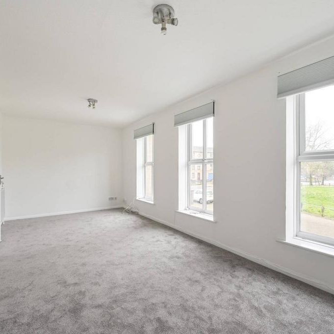 4 bedroom flat to rent - Photo 1