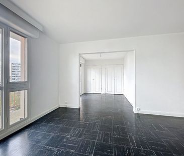 Appartement T4 près de RILLIEUX LA PAPE à louer - Photo 2