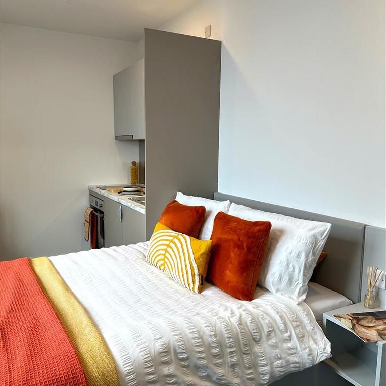 Studio to rent - Photo 1