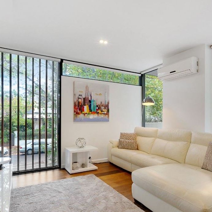 Designer Living – Just Bring Your Suitcase - Photo 1