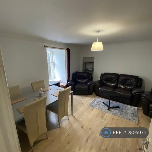 3 bedroom flat to rent - Photo 1