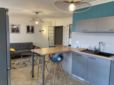 Location Appartement 90m² ST ETIENNE 42000 - Photo 2