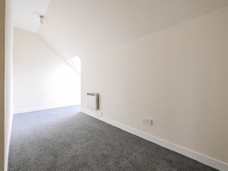 2 bedroom maisonette to rent - Photo 4