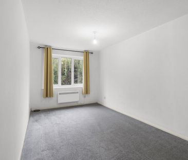 The Meadows, CM21, Sawbridgeworth - Photo 3