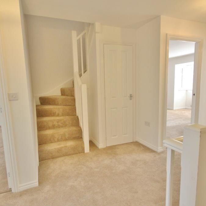 5 bedroom detached house to rent - Photo 1