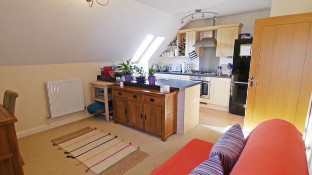 2 bedroom flat to rent - Photo 1