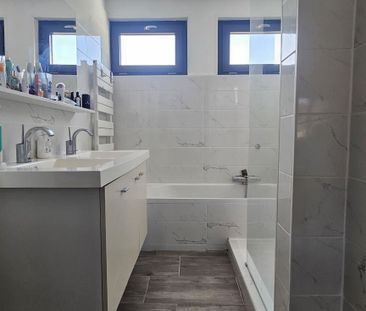 Location Appartement 5 pièces 80m² LONGEVILLE LES METZ 57050 - Photo 6