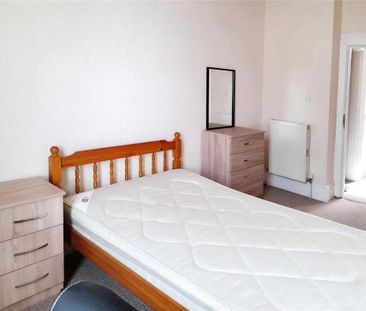 6 bedroom terraced house to rent - Photo 4