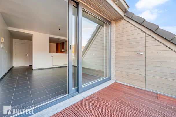 Ruim en lichtrijk duplex appartement in het centrum van Belsele! - Foto 1