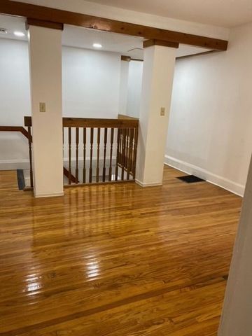 For Lease - 531 Woodbine Avenue Unit# Lower Unit, Toronto, Ontario - Photo 4