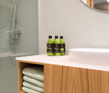 Vollmöblierte 3-Zimmer-Wohnung mit 2 Balkonen in preisgekrönter Arc... - Photo 2