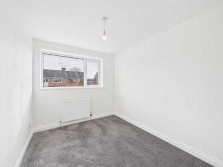 3 bedroom semi-detached house to rent - Photo 3