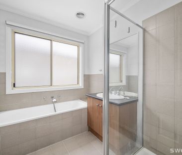 Spacious three bedroom home in quiet and convenient location - Photo 1