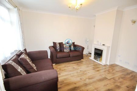 3 bedroom terraced house to rent - Photo 2