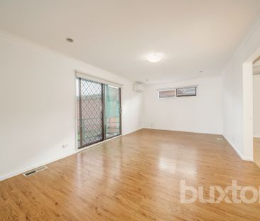 3 Windsor Avenue, Oakleigh South VIC 3167 - House For Rent | Domain - Photo 2