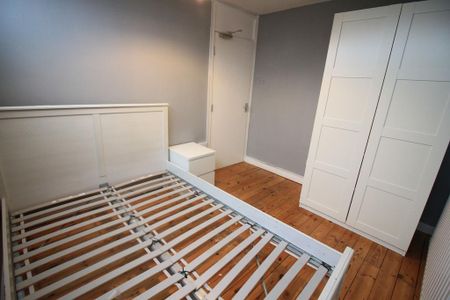 4 bedroom terraced house to rent - Photo 5